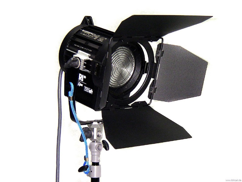 Projecteurs Fresnel ARRI 650W en parc!