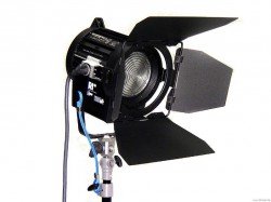 Projecteurs Fresnel ARRI 650W en parc!